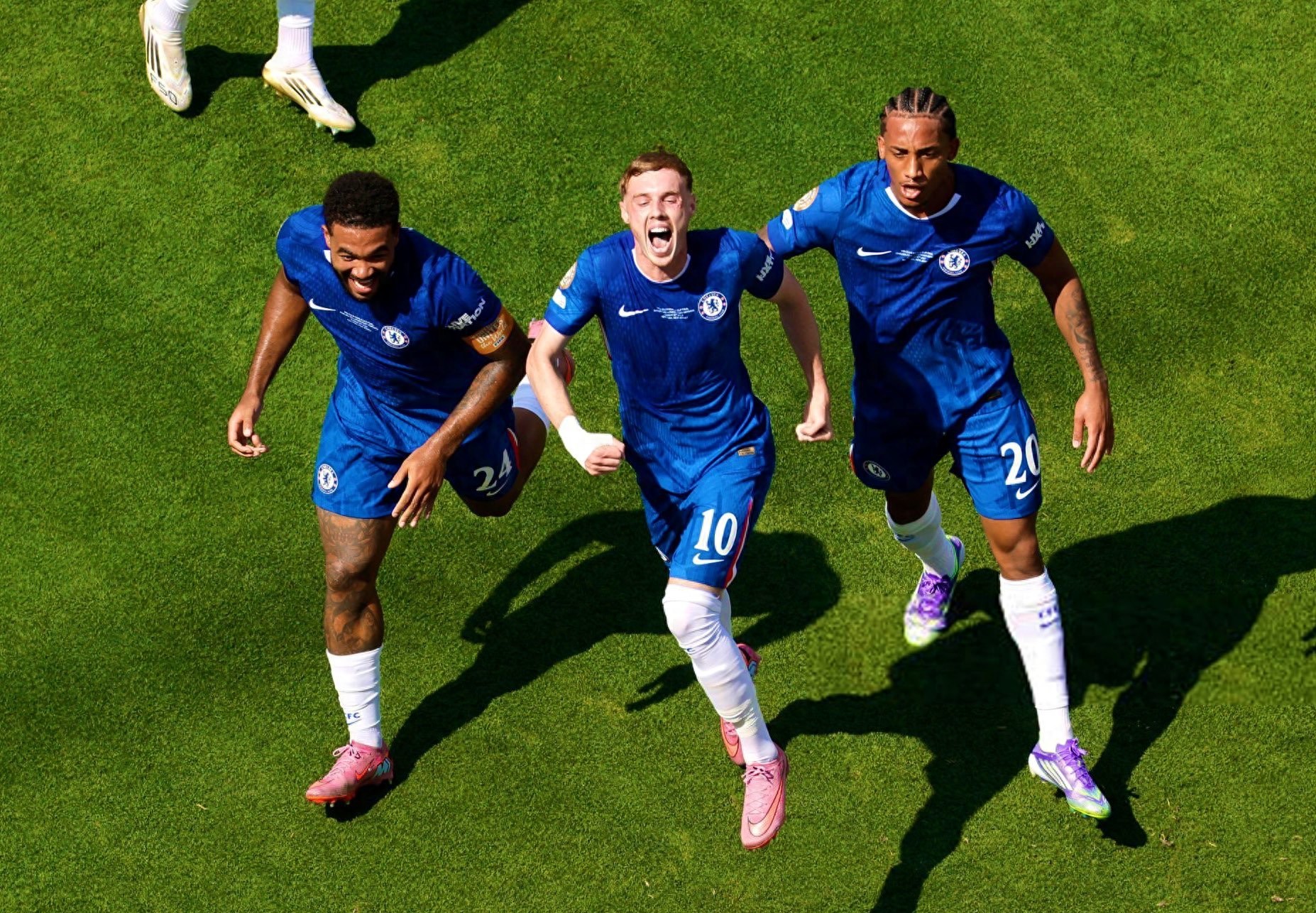 在线体育赛事-里程碑夜！切尔西再遭质疑，德国杯冲刺阶段刷纪录，悬念犹存，赛程密集仍需轮换的简单介绍