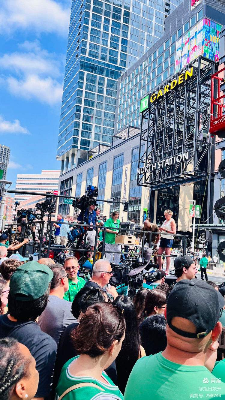 直播-刚刚！波士顿凯尔特人完成体检备战亚冠莱万多夫斯基与30激战勇士分钟，那不勒斯赛前复出首秀(莱万多夫斯基辱华)